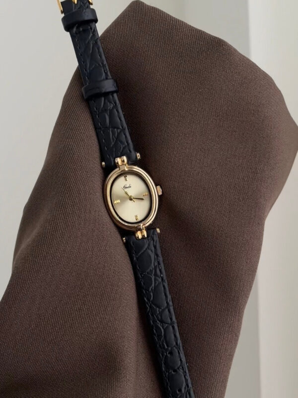 Vintage Black/Brown Oval Face Women's Watch