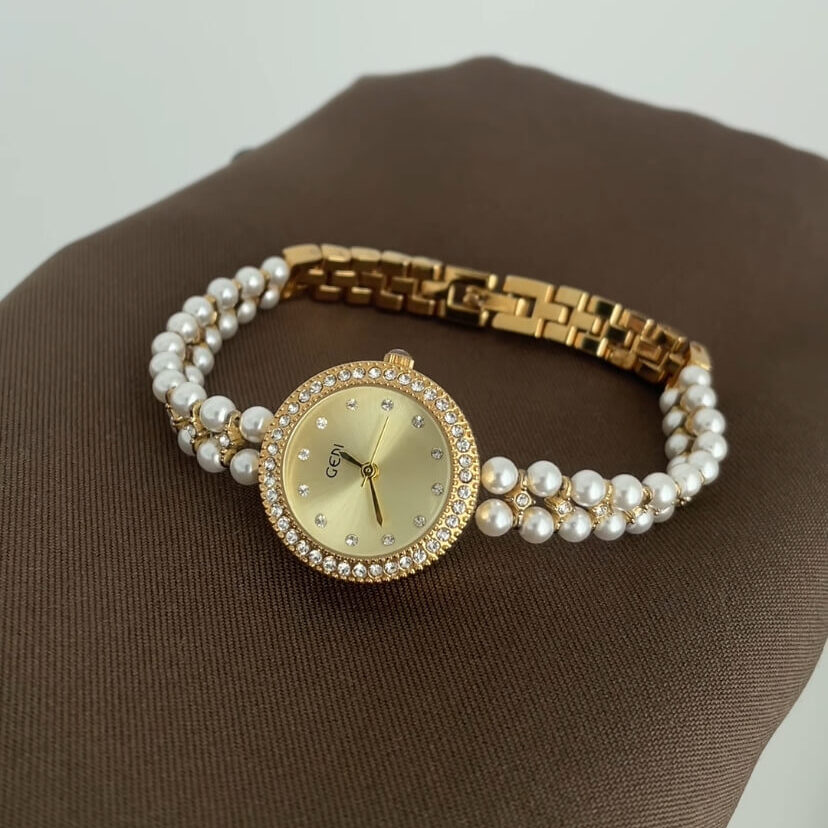 Dainty Round Face Pearl Chain Women’s Watch