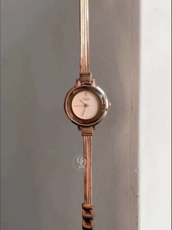 Dainty Rose Gold Bracelet Ladies Watch Round Face Watch for Women