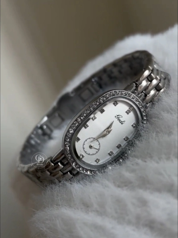 Dainty Oval Crystal Bezel Ladies Watch Slim Silver Bracelet Watch for Women