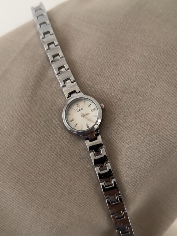 Dainty Round Face Stainless Steel Women's Watch