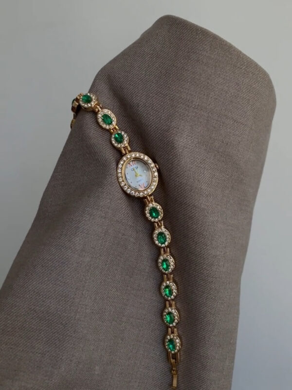 Vintage Zircon Small Oval Face Gold Bracelet Watch