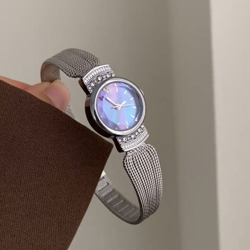 Chic Mother of Pearl Gold/Silver Round Face Wristwatch