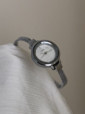 Minimalist Style Silver Round Face Watch for Women