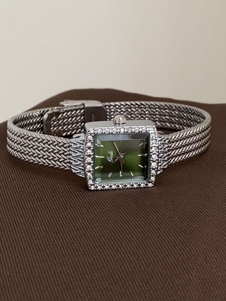 Vintage Style Emerald Green Square Face Bracelet Watch