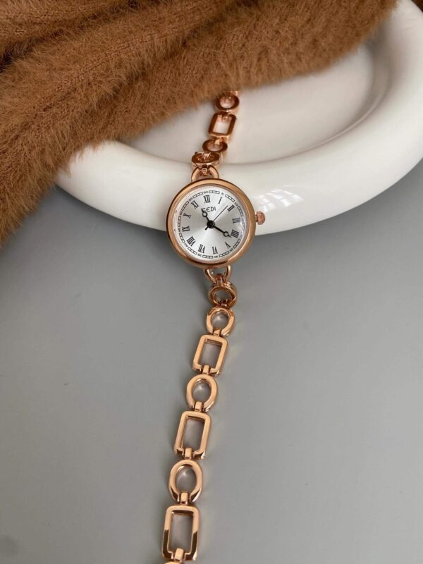 Vintage Style Roman Numeral Dial Gold Round Face Watch