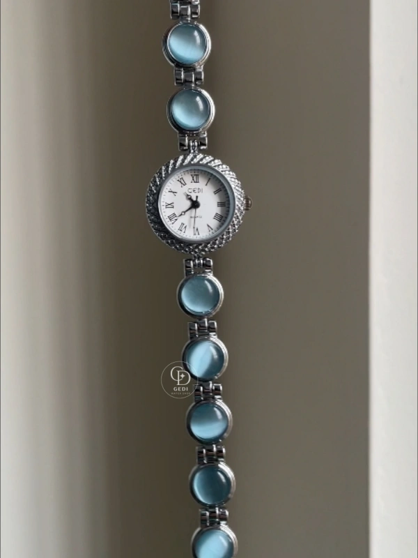 Vintage-Inspired Blue Cats' Eye Stone Bracelet Watch for Women Silver Roman Numeral Ladies Watch