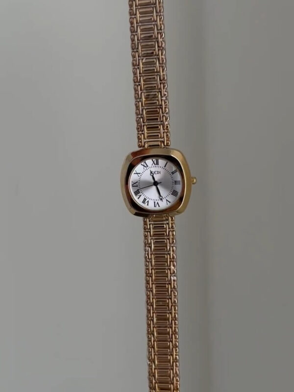 Minimalist Style Square Face Gold Bracelet Ladies Watch