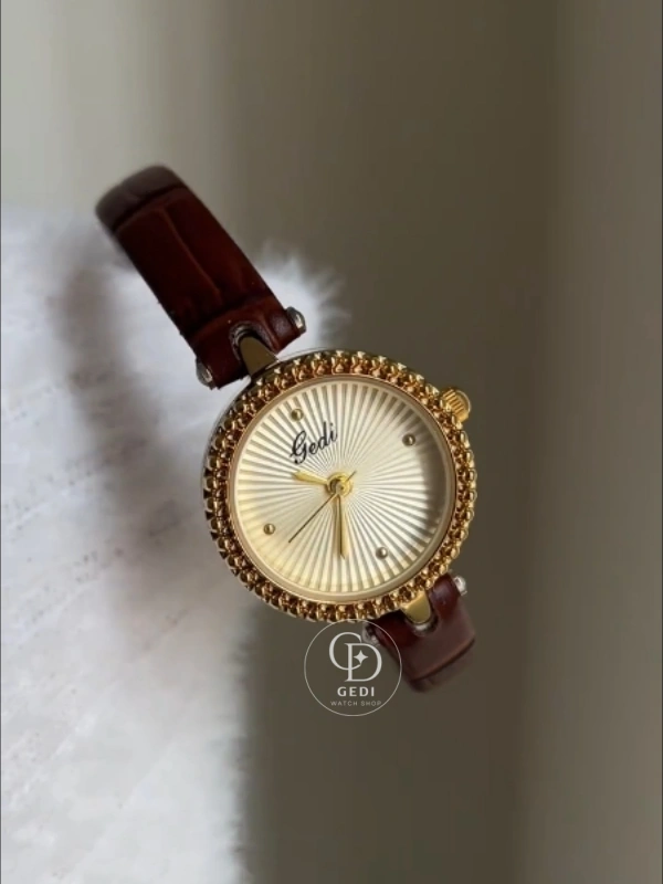 Retro Gold Round Dial Watch for Women Brown Leather Strap Ladies Watch