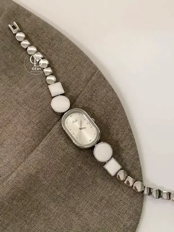 Elegant Oval Silver Bracelet Watch for Women