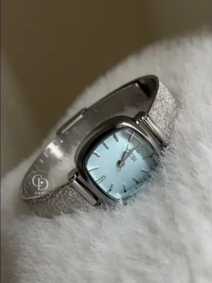 Minimalist Blue Dial Ladies Watch Silver Mesh Bracelet Watch For Women