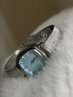 Minimalist Blue Dial Ladies Watch Silver Mesh Bracelet Watch For Women