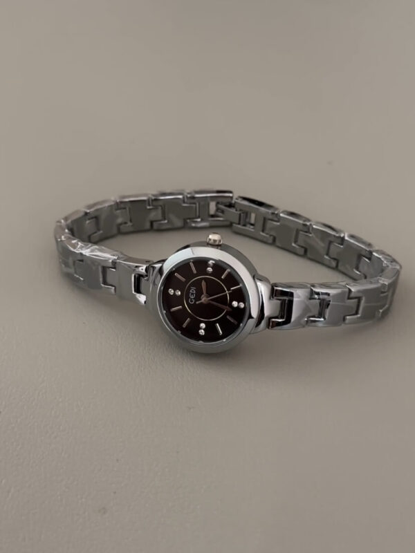 Dainty Round Face Stainless Steel Women's Watch