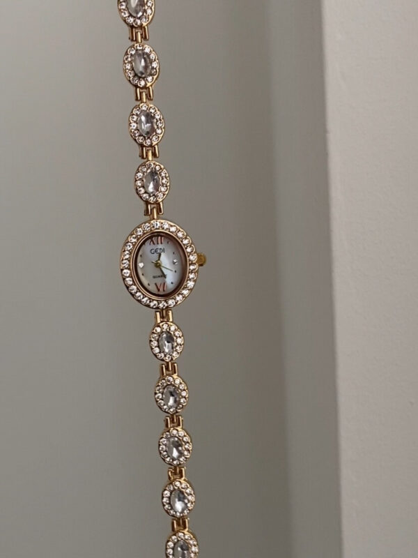 Vintage Zircon Small Oval Face Gold Bracelet Watch
