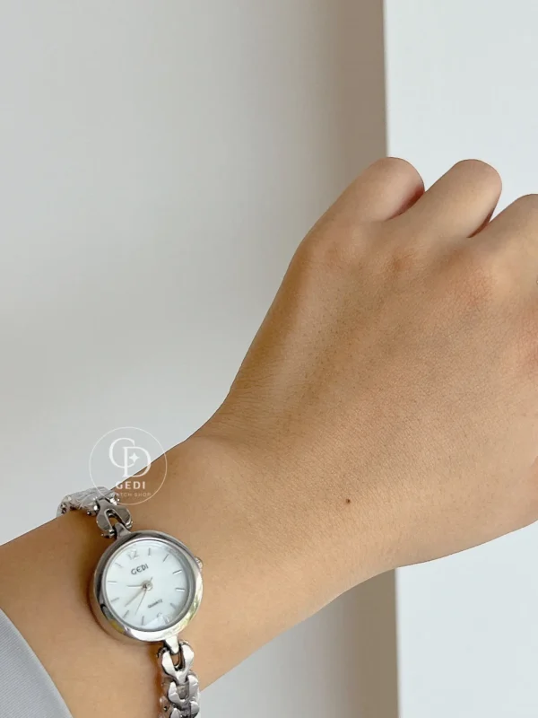 Vintage Style Gold/Silver Round Bracelet Watch