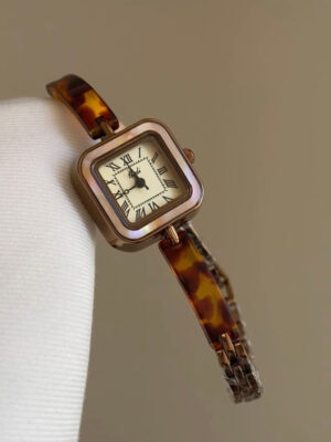 Vintage Gold Square Face Bracelet Watch For Women