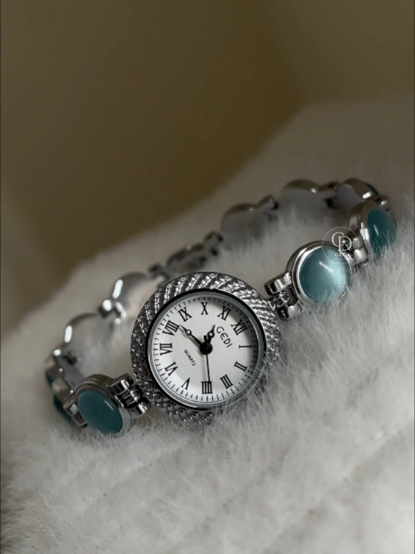 Vintage-Inspired Blue Cats' Eye Stone Bracelet Watch for Women Silver Roman Numeral Ladies Watch