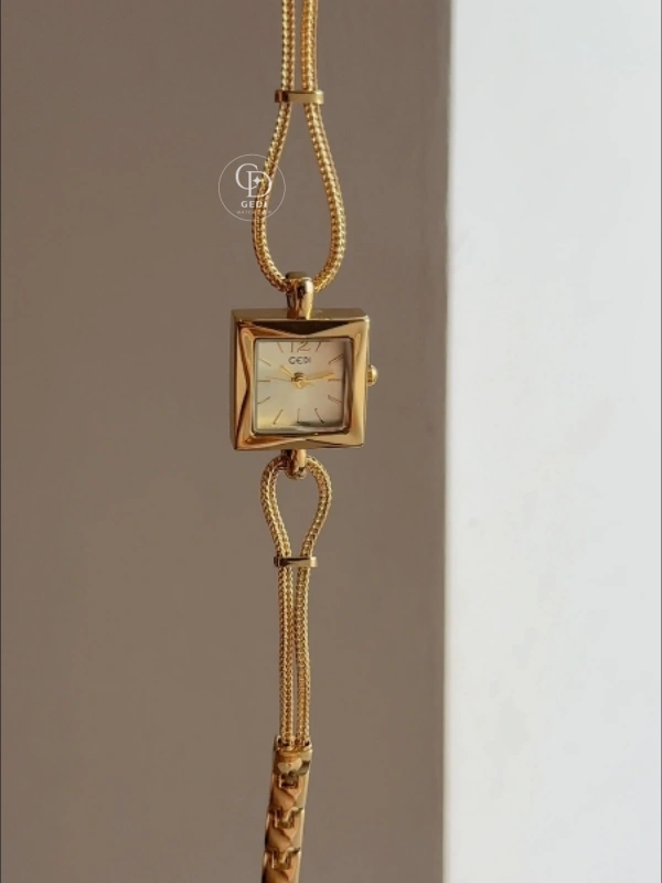 Minimalist Square Face Gold/Silver Chain Bracelet Watch for Women