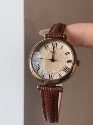 Vintage Style Brown Round Leather Women's Watch