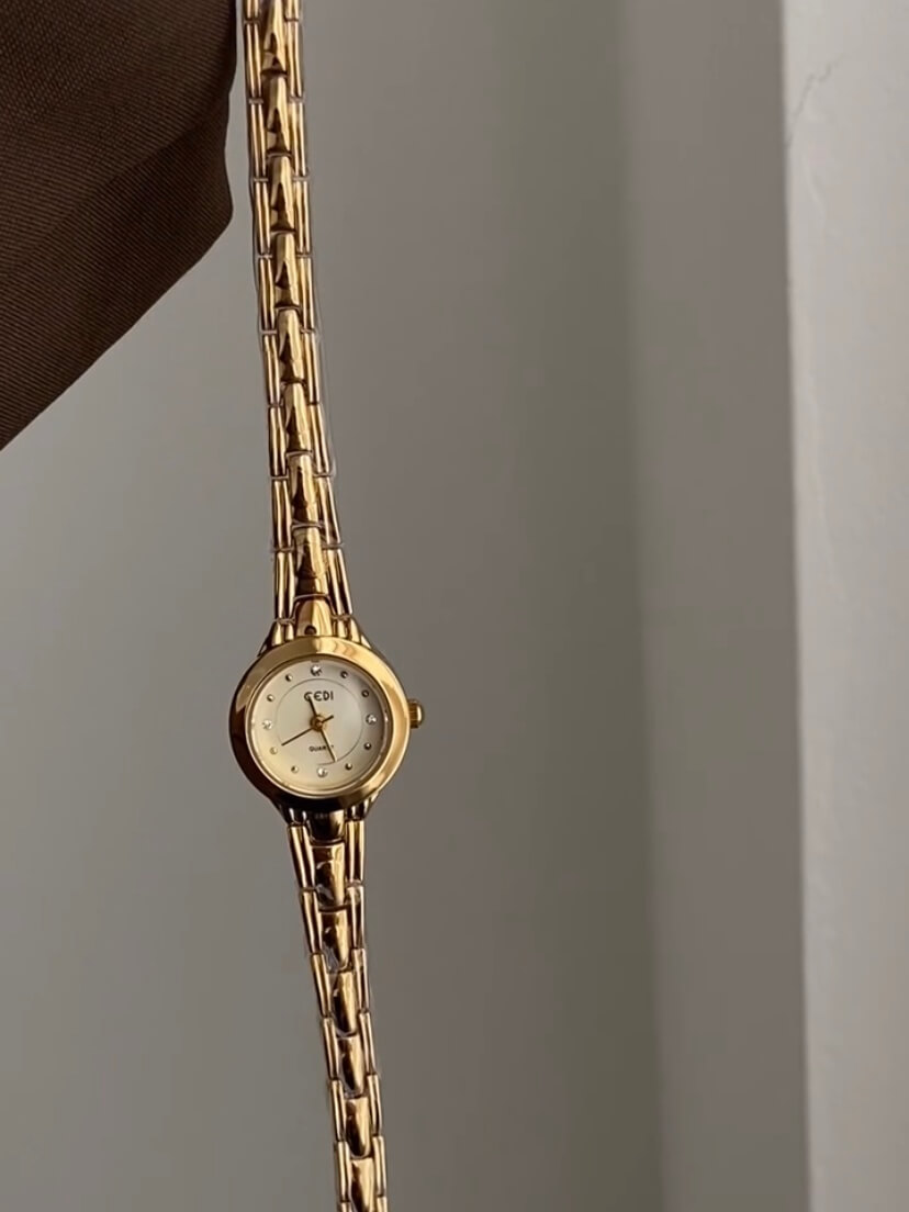 Vintage Style Round Face Gold/Silver Bracelet Watch