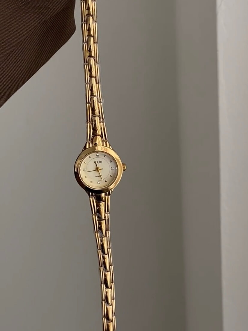 Vintage Style Round Face Gold/Silver Bracelet Watch