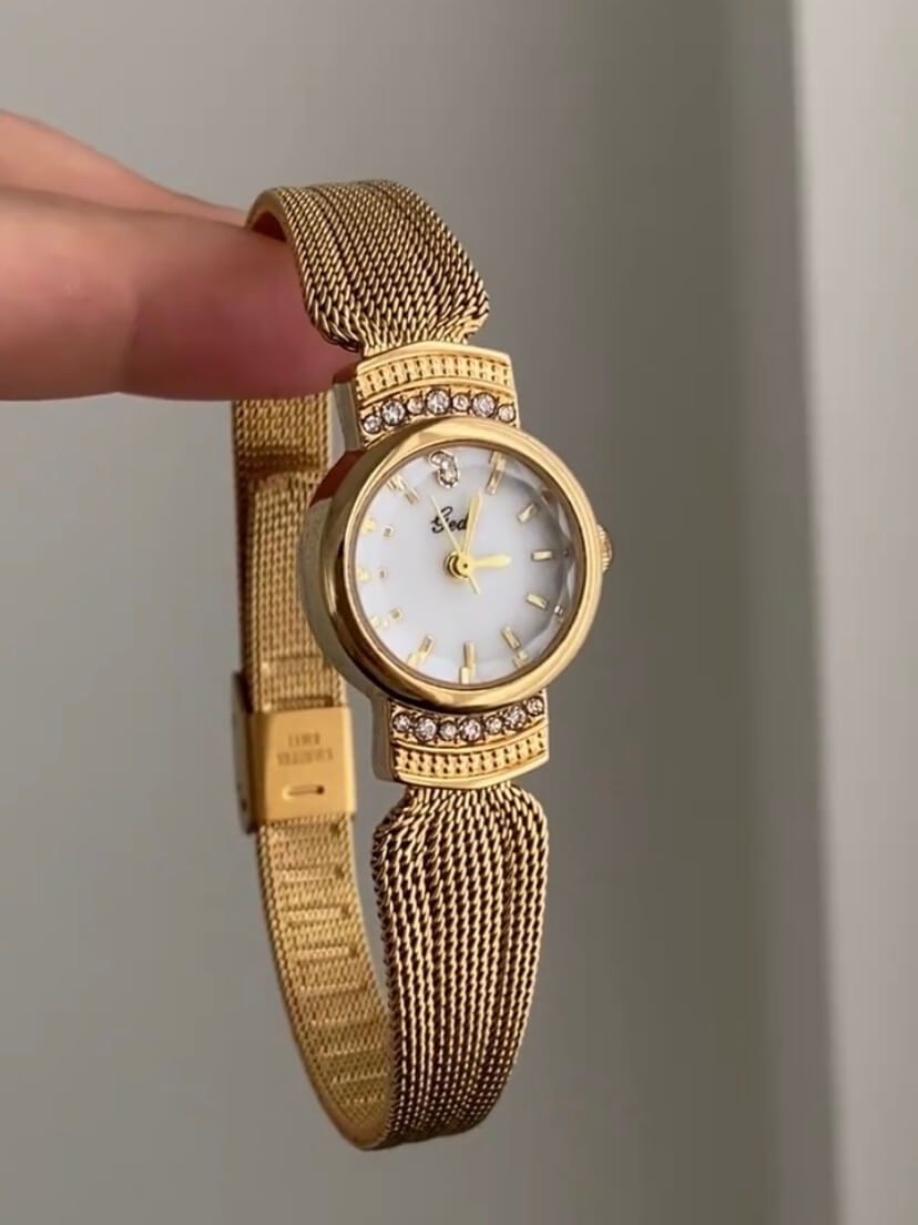 Chic Mother of Pearl Gold/Silver Round Face Wristwatch