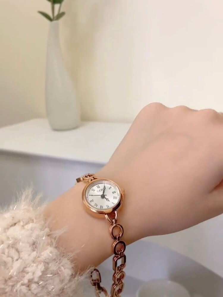 Vintage Style Roman Numeral Dial Gold Round Face Watch