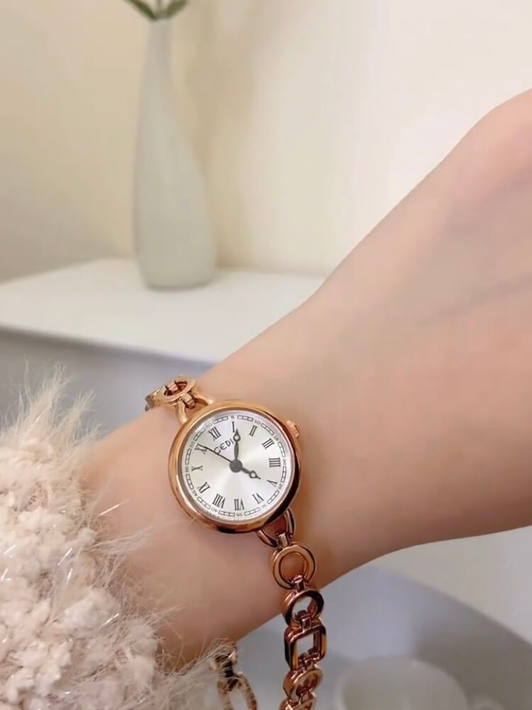 Vintage Style Roman Numeral Dial Gold Round Face Watch