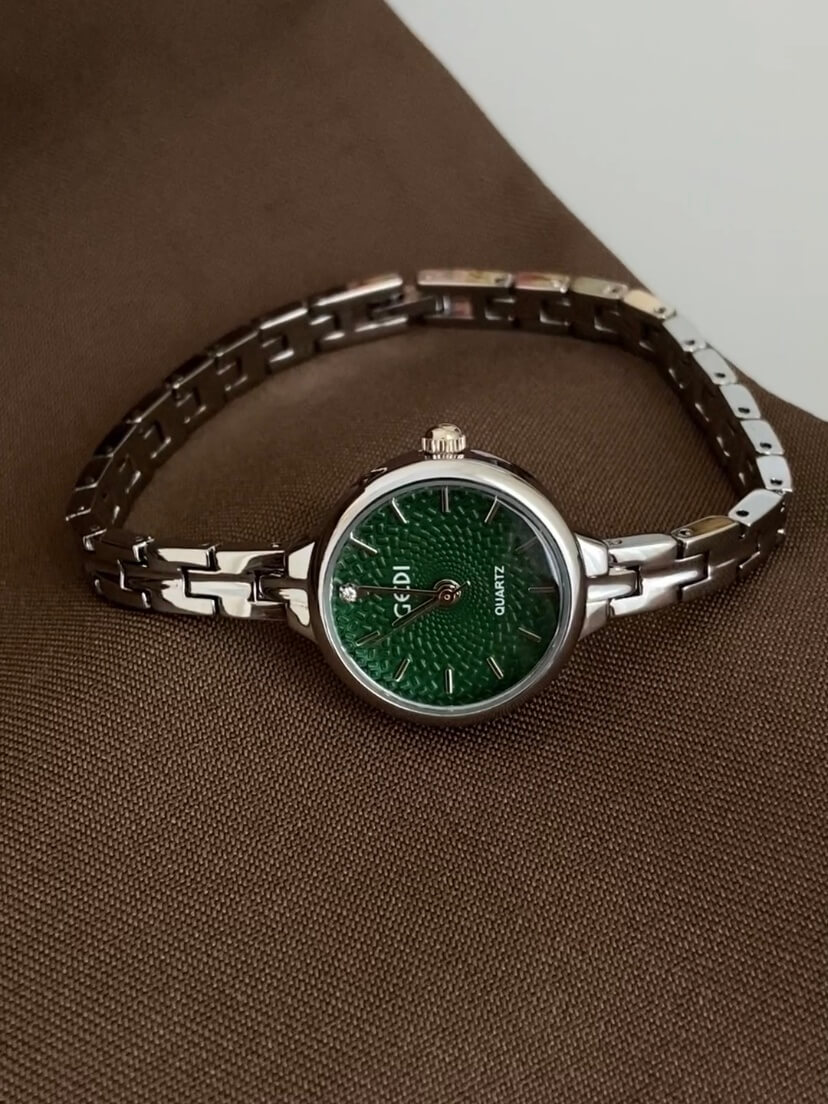 Minimalist Style Green Round Face Silver Bracelet Watch