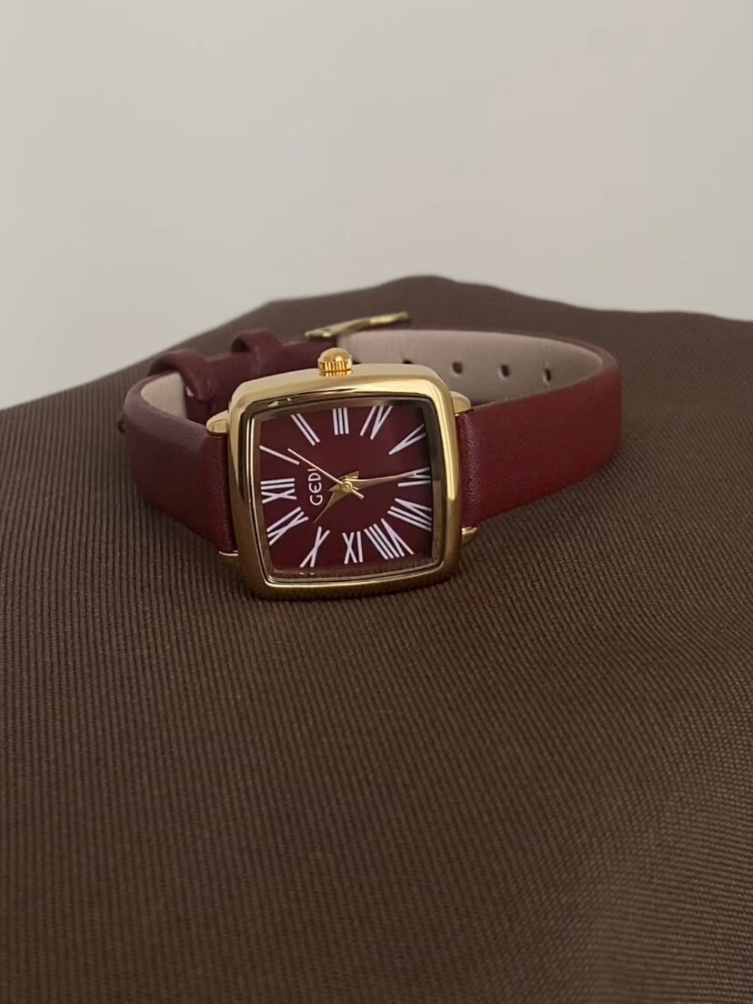 Vintage Style Square Face Red Leather Women‘s Watch