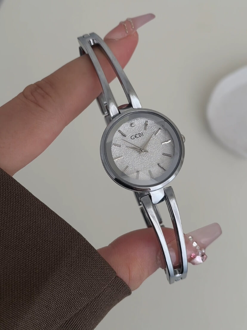 Minimalist Black/White Round Face Silver Bracelet Watch