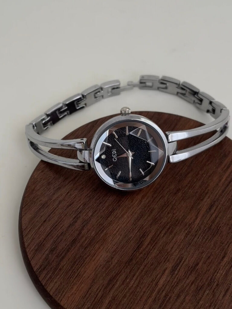 Minimalist Black/White Round Face Silver Bracelet Watch