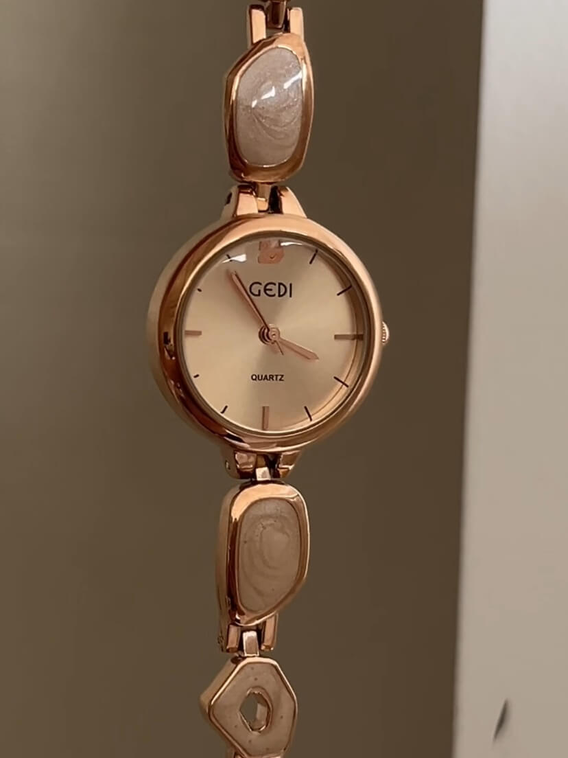 Chic Green/Pink Round Face Watch for Women