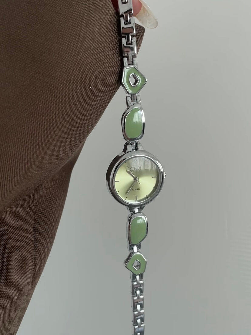 Chic Green/Pink Round Face Watch for Women