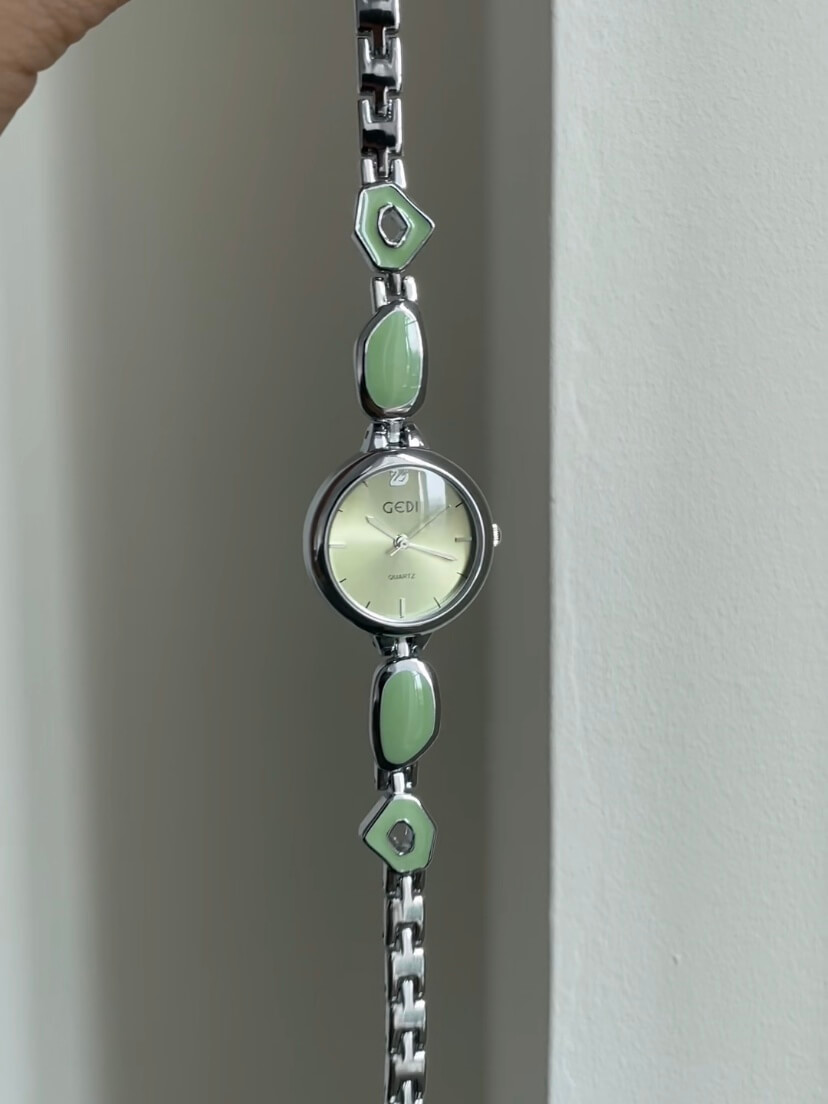 Chic Green/Pink Round Face Watch for Women