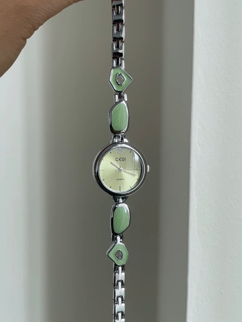 Chic Green/Pink Round Face Watch for Women