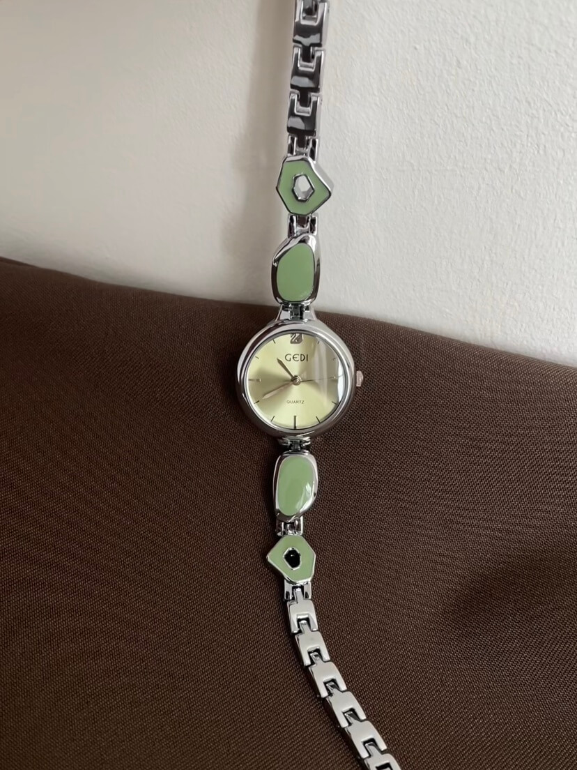 Chic Green/Pink Round Face Watch for Women