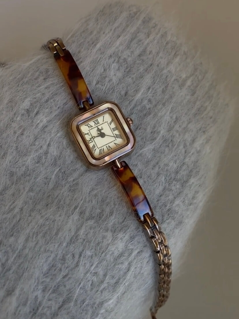 Vintage Gold Square Face Bracelet Watch For Women