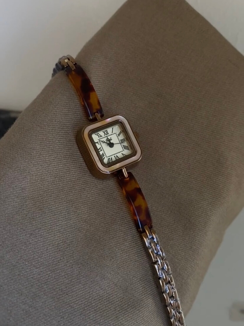 Vintage Gold Square Face Bracelet Watch For Women