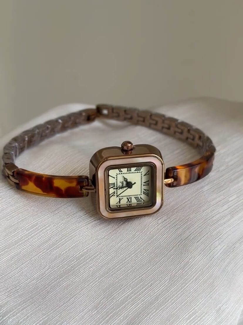 Vintage Gold Square Face Bracelet Watch For Women