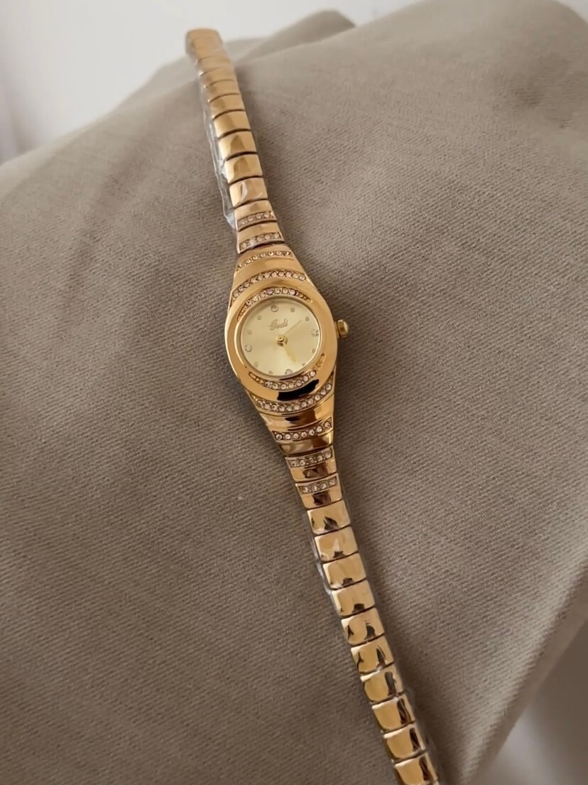 Chic Gold Round Face Bracelet Watch for Women