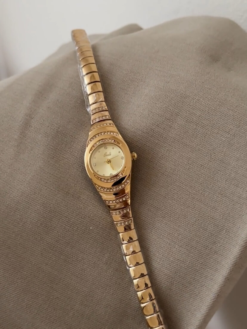 Chic Gold Round Face Bracelet Watch for Women