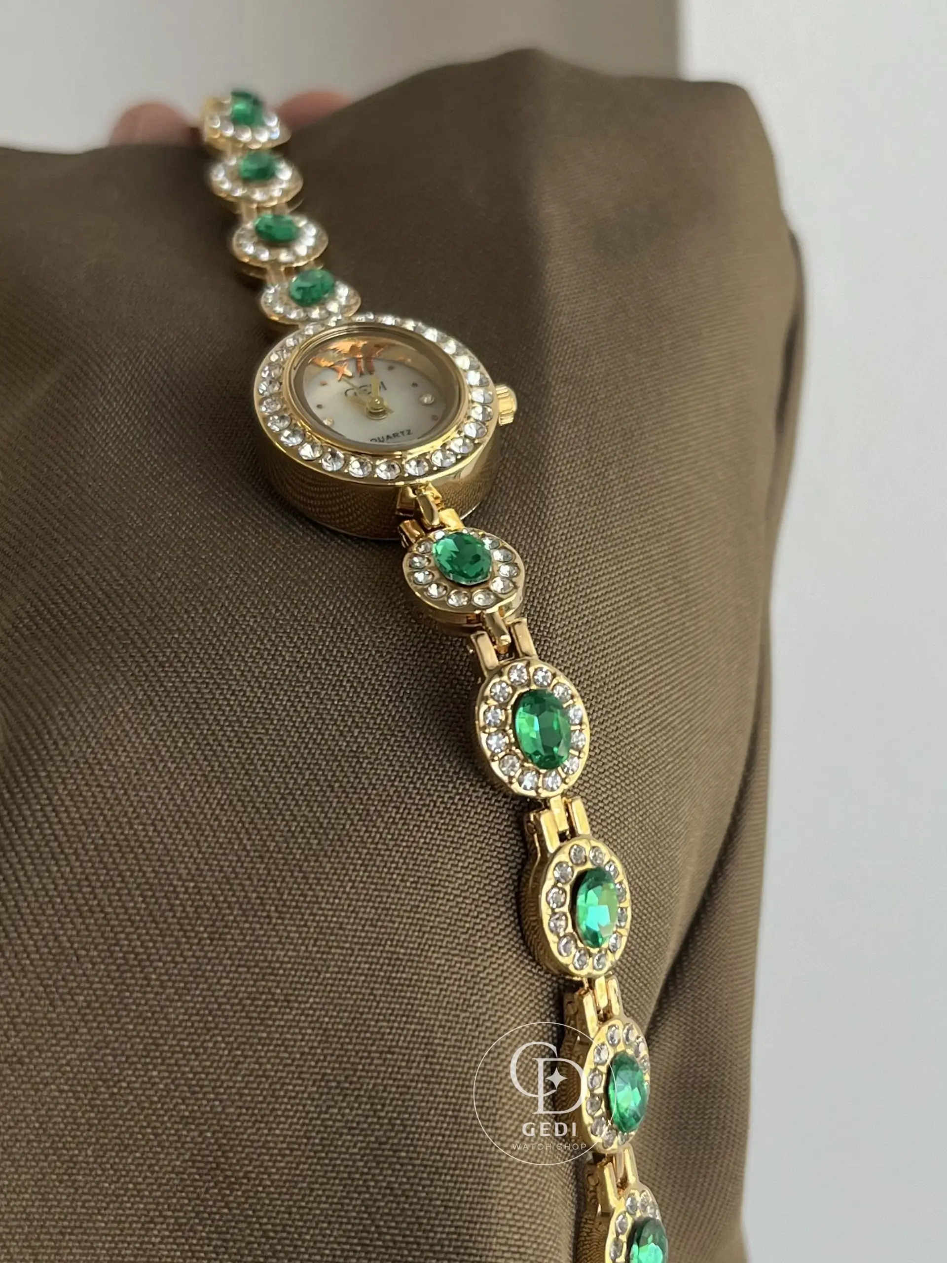 Vintage Zircon Small Oval Face Gold Bracelet Watch