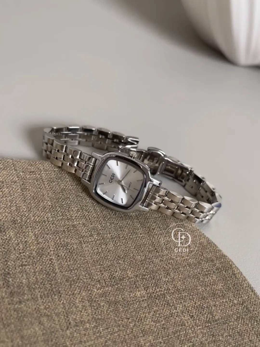 Chic Style Green Square Face Silver Bracelet Watch