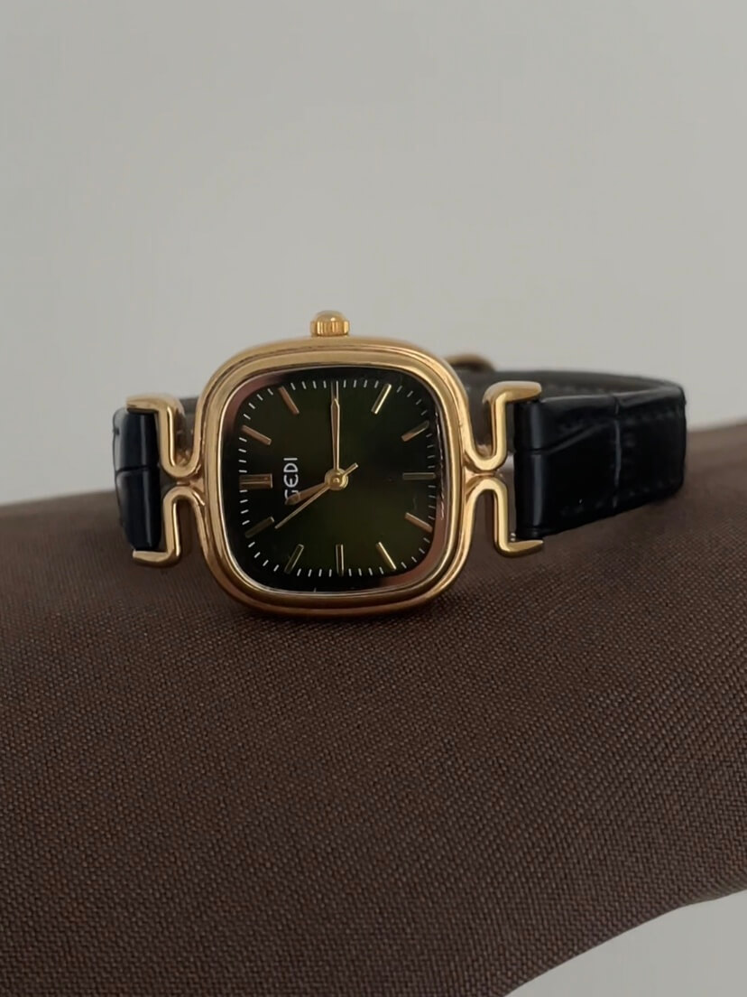 Vintage Emerald Green Square Leather Watch