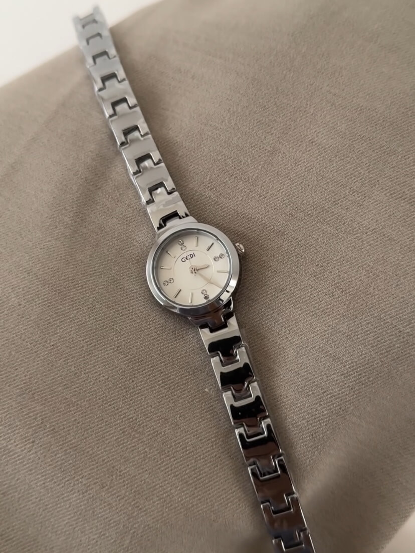 Dainty Round Face Stainless Steel Women's Watch