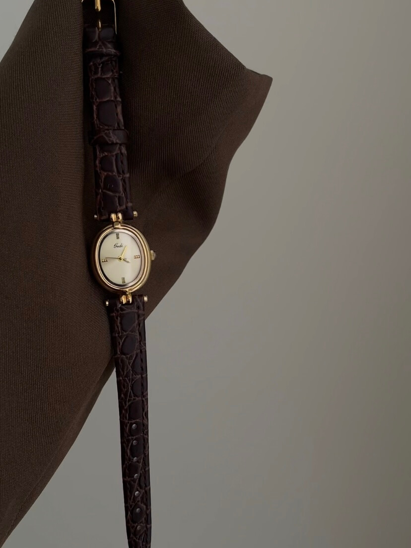 Vintage Black/Brown Oval Face Women's Watch