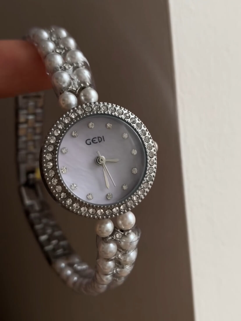Dainty Round Face Pearl Chain Women’s Watch