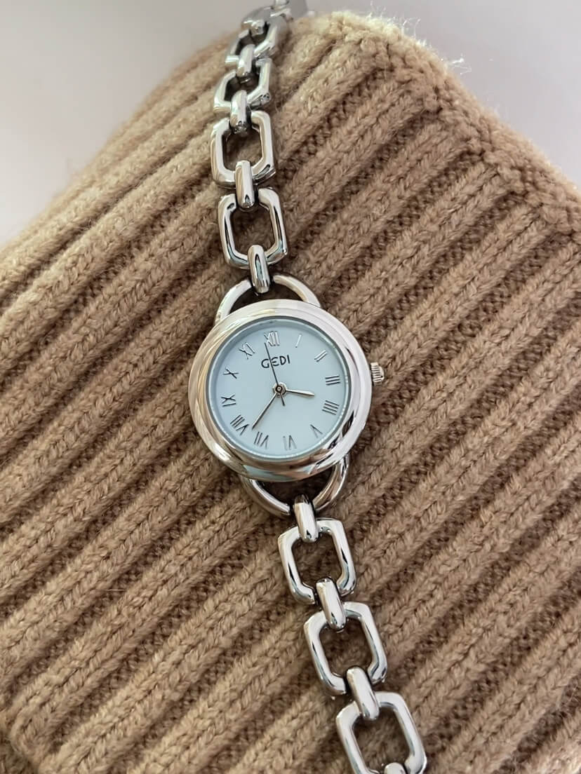 Chic Blue Round Face Silver Bracelet Watch for Women