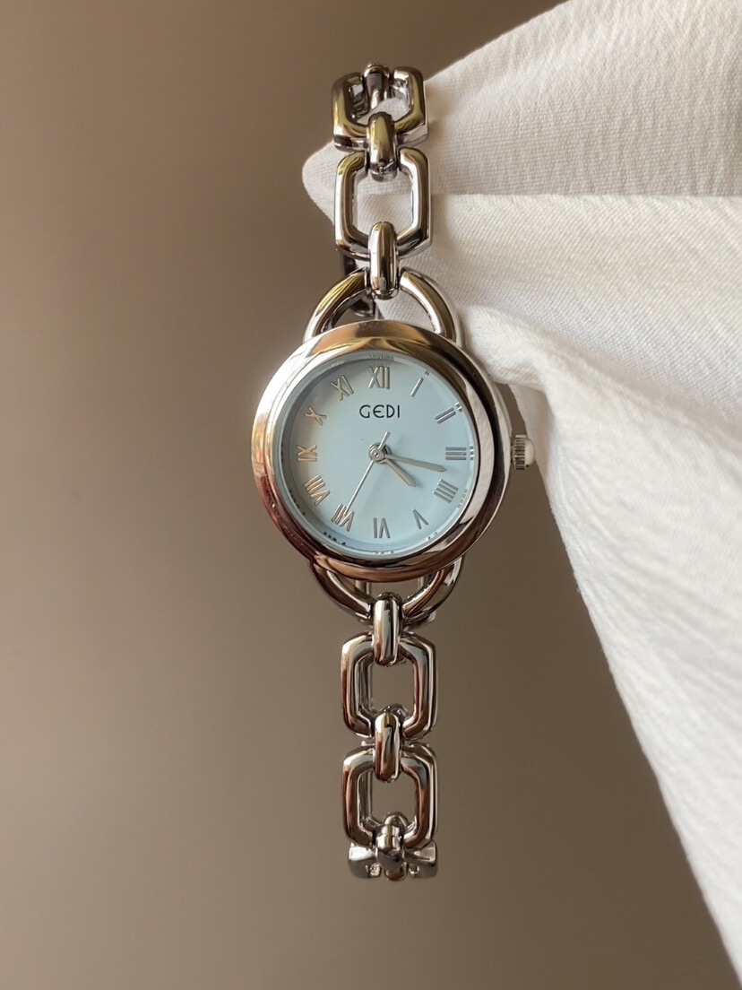 Chic Blue Round Face Silver Bracelet Watch for Women
